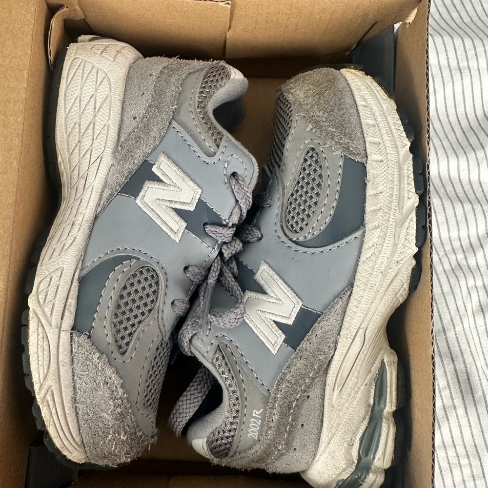 New Balance 2002 - Picture 3 of 6